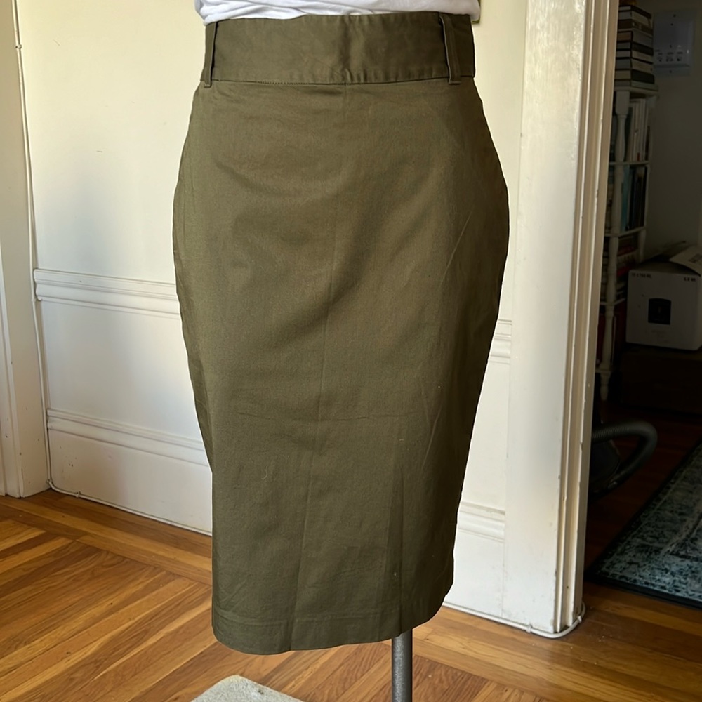 Banana Republic Pencil Skirt, Size 8